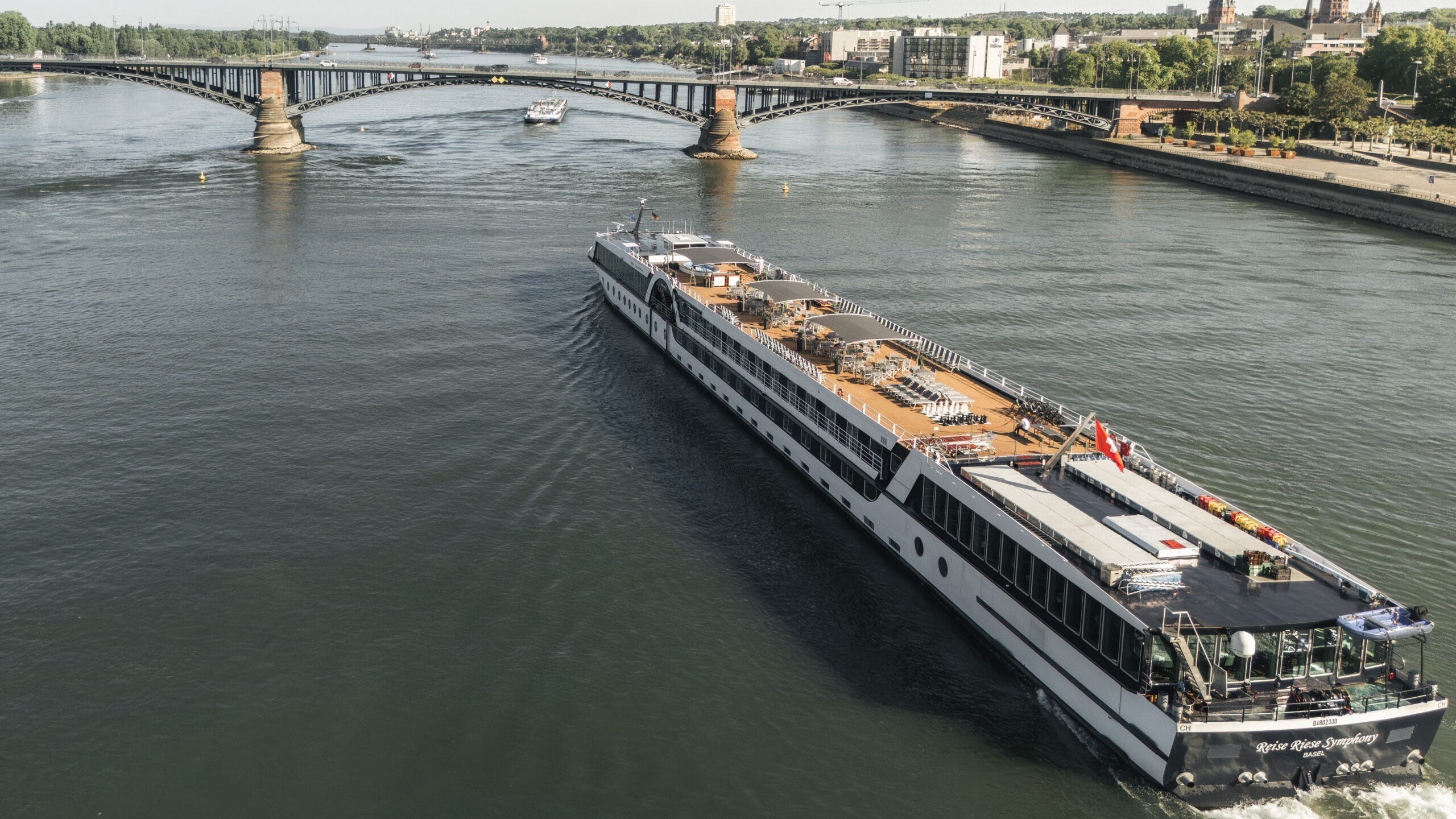 Reise Riese Symphony
