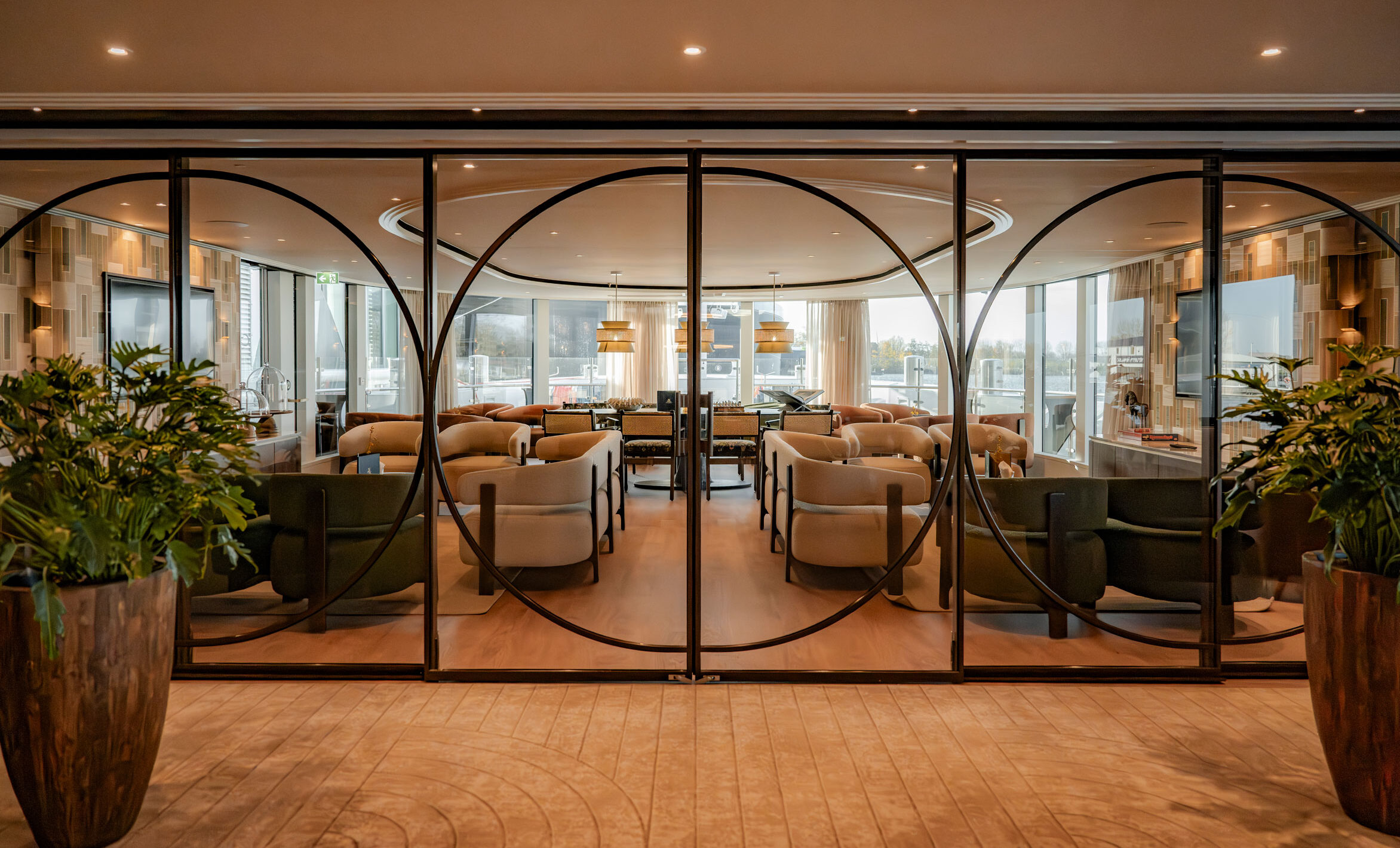 Allround (huishouding, bar/restaurant)